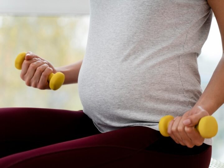 Exercícios para assoalho pélvico reduzem risco de incontinência no pós-parto