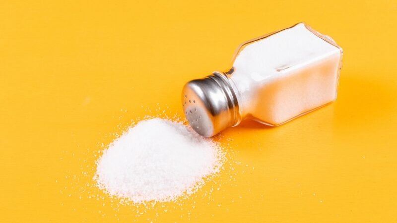 Além da hipertensão, excesso de sal também favorece a aterosclerose