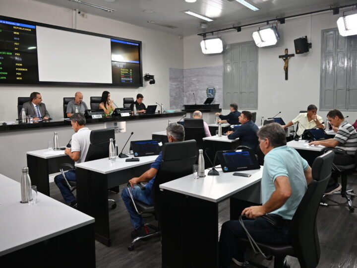 Vereadores aprovam criação de novos cargos na Câmara de Botucatu