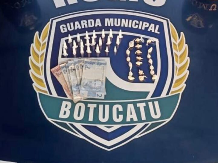 Traficante joga sacola com drogas no chão para escapar de flagrante