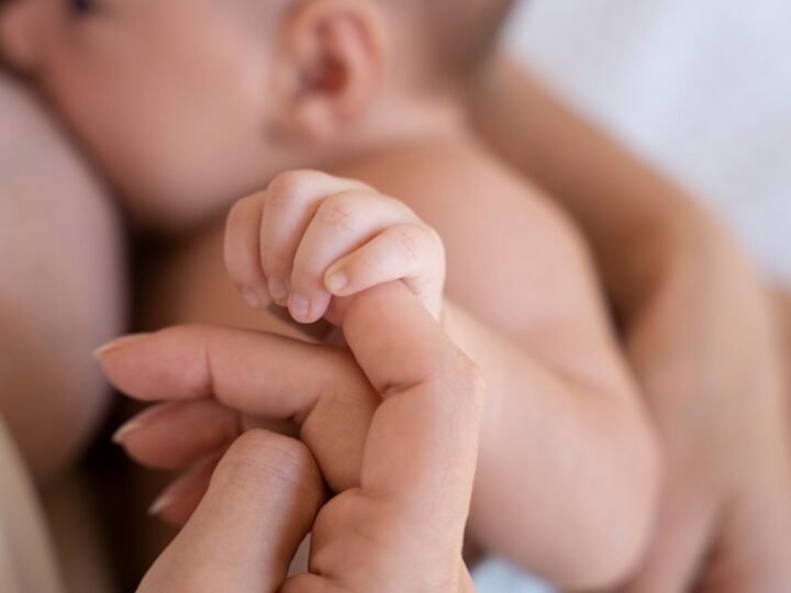 Câmara aprova projeto que amplia pausas para amamentação no trabalho