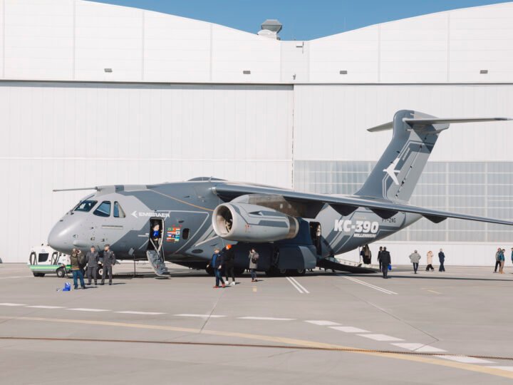 Embraer apresenta KC-390 para cooperação com  Polônia