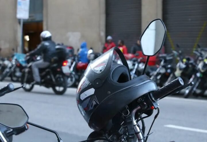 Detran inicia exame teórico para motofretistas e mototaxistas