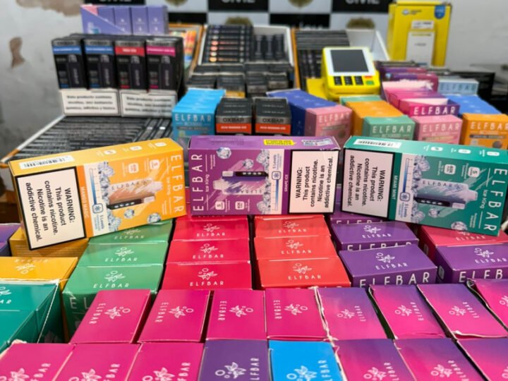 Polícia Civil apreende centenas de cigarros eletrônicos ilegais