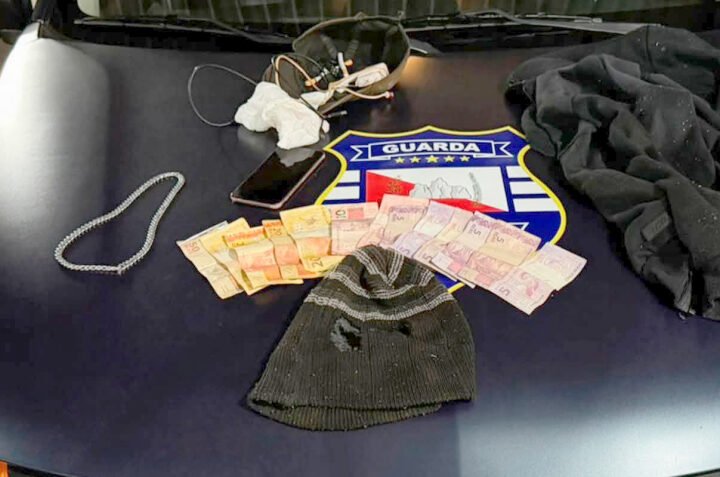 Homem preso por invasão e roubo a supermercado