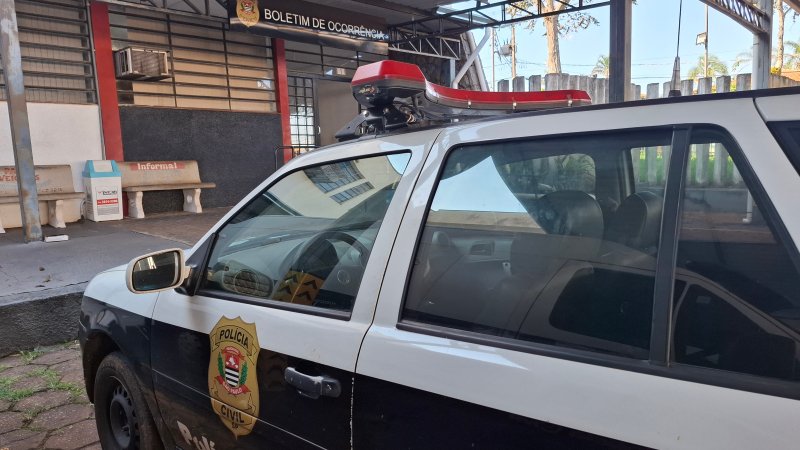Mulher é presa por abandonar filha doente em casa e desacatar autoridades