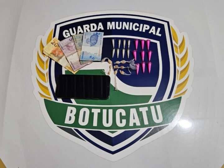 Homem demonstra nervosismo em avenida e acaba preso por tráfico