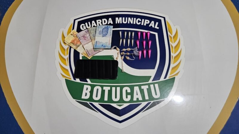 Homem demonstra nervosismo em avenida e acaba preso por tráfico