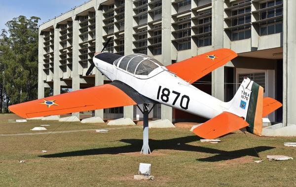 Força Aérea Brasileira celebra 60 anos do T-25, avião desenvolvido pela Neiva em Botucatu
