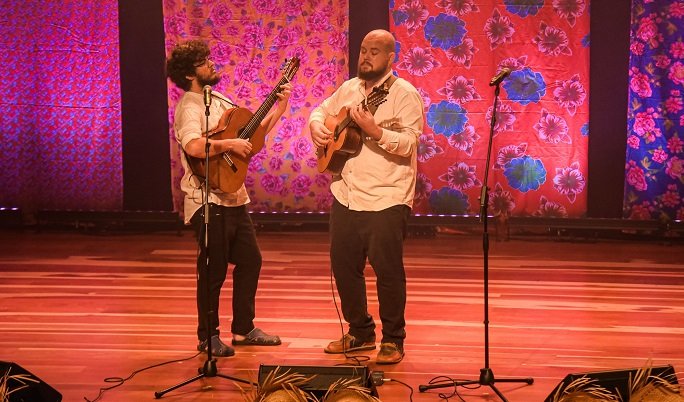Duo Aduar faz show em Botucatu que celebra as raízes da música caipira