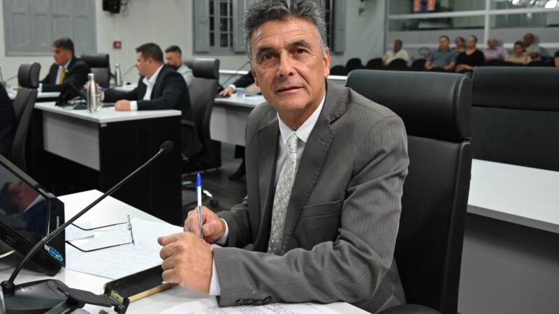Abelardo anuncia pré-candidatura a deputado estadual