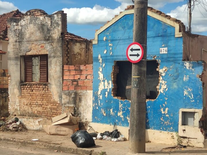 Prefeitura de Avaré demoliu casas que ofereciam riscos
