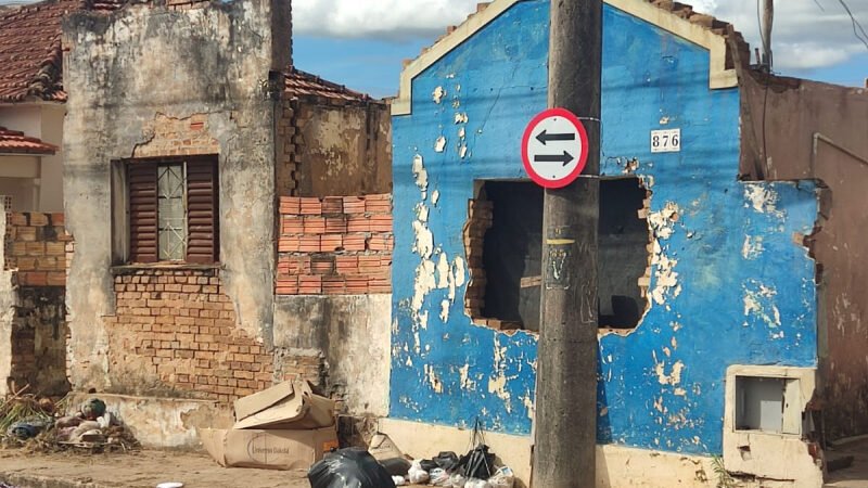 Prefeitura de Avaré demoliu casas que ofereciam riscos