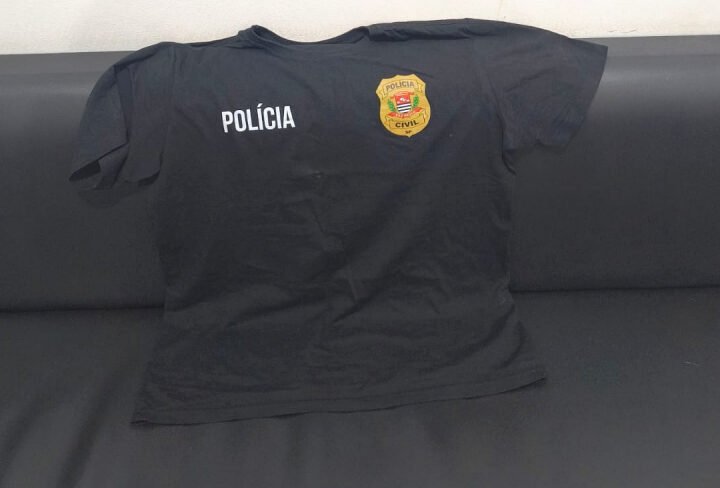 Homem é preso por uso indevido de camiseta da Polícia Civil