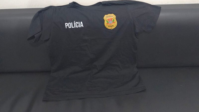 Homem é preso por uso indevido de camiseta da Polícia Civil