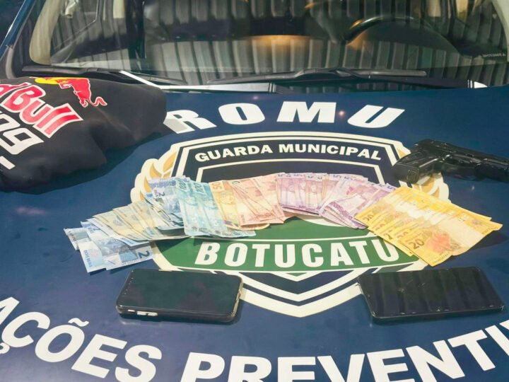 Adolescentes apreendidos por roubo contra posto de combustíveis
