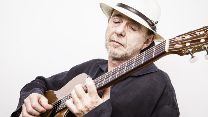 Jean Garfunkel revisita carreira com show gratuito no Lageado