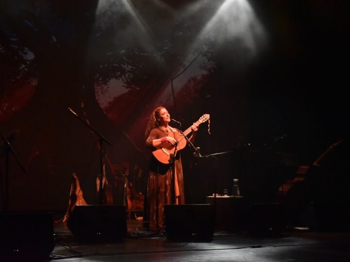 Lageado recebe show comemorativo de 30 anos de carreira de Kátya Teixeia