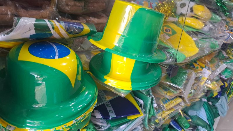 Procon-SP alerta consumidores sobre cuidados na compra de produtos relacionados à Copa do Mundo