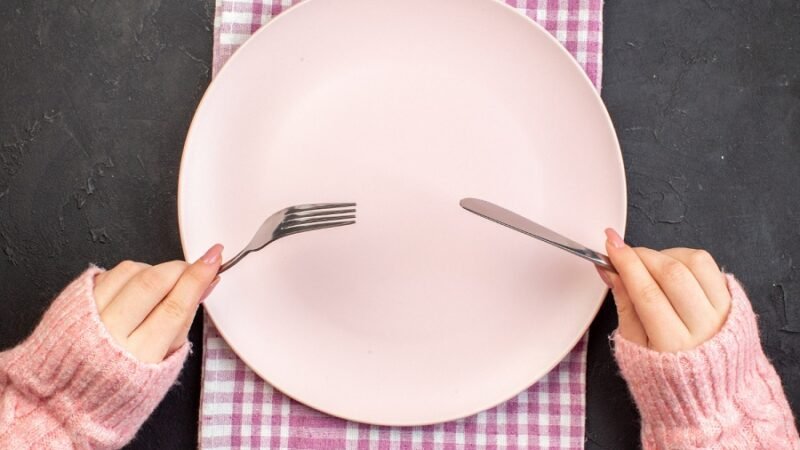 Estudo investiga porquê ficamos irritados ao sentir fome