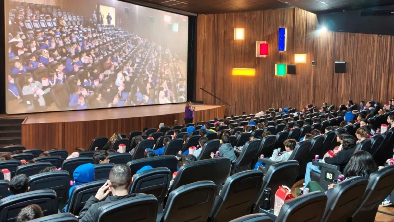 Cine Nelli reabre com exibições a estudantes da rede municipal