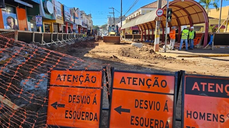 Ruas do Centro de Avaré interditadas para obras contra enchente