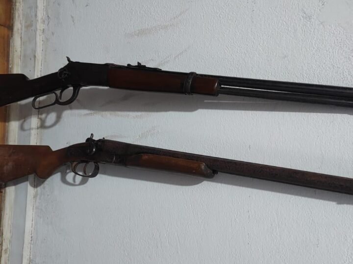 Polícia Civil prende homem com duas armas sem registro durante busca por facão usado em agressões