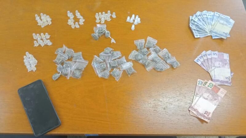 Polícia prende traficantes enquanto dormiam ao lado das drogas