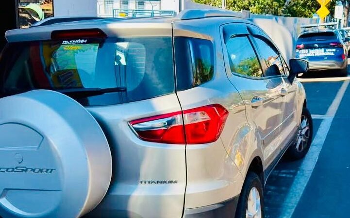 Idosa acaba detida por guiar carro furtado