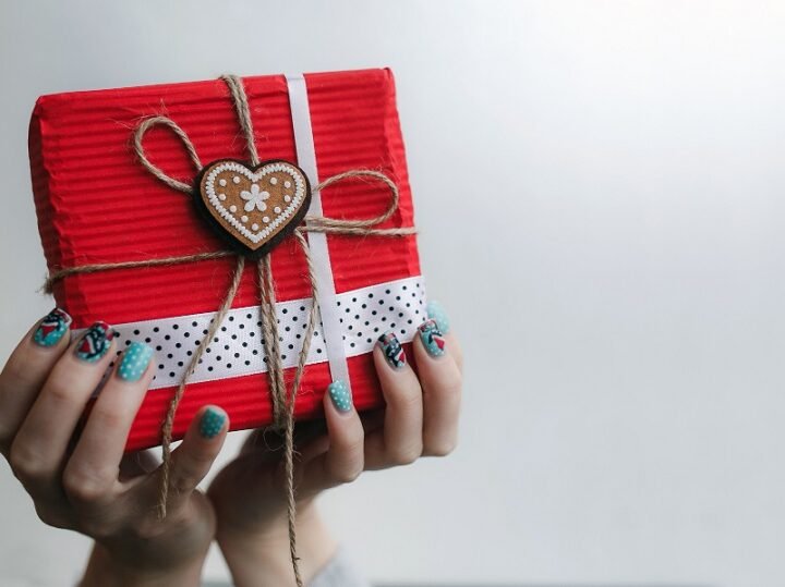 Cuidados na compra de presentes para o Dia dos Namorados