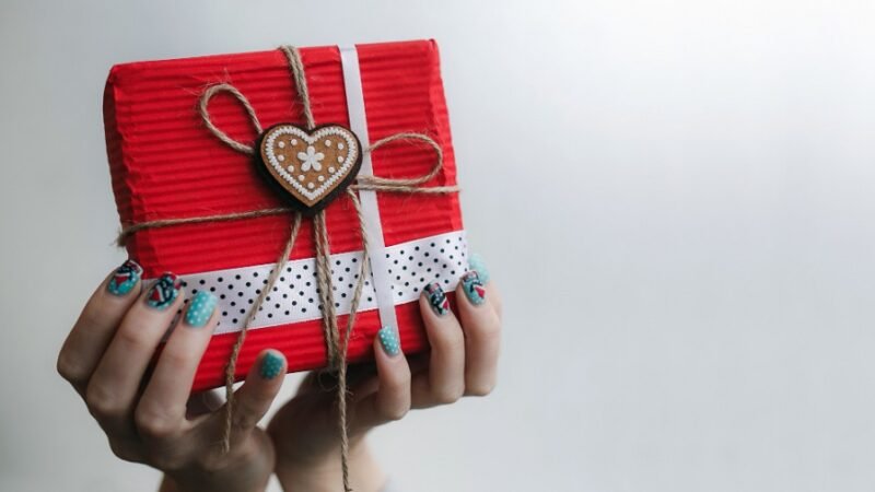 Cuidados na compra de presentes para o Dia dos Namorados