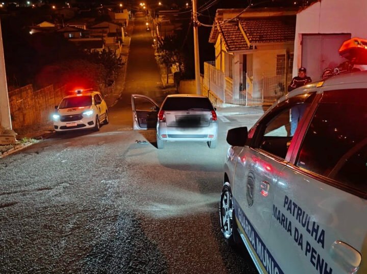 Motorista alcoolizado tenta fugir pela contramão