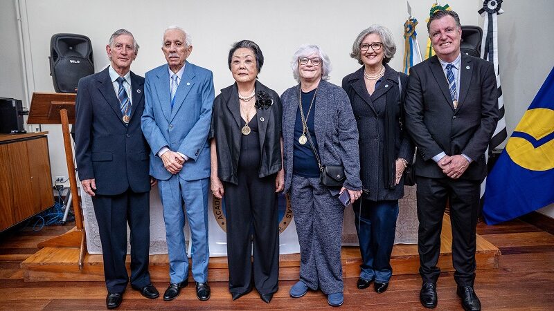 Academia Botucatuense de Letras empossa diretoria e projeta aproximação com a comunidade