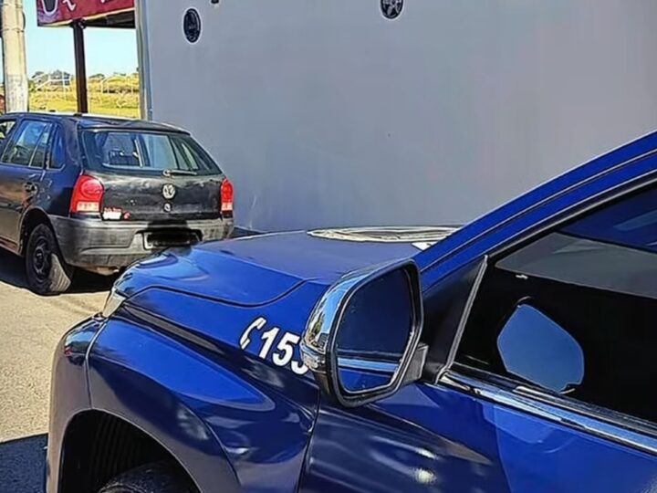 Homem negocia carro furtado com troca de automóvel e R$ 3 mil em dinheiro