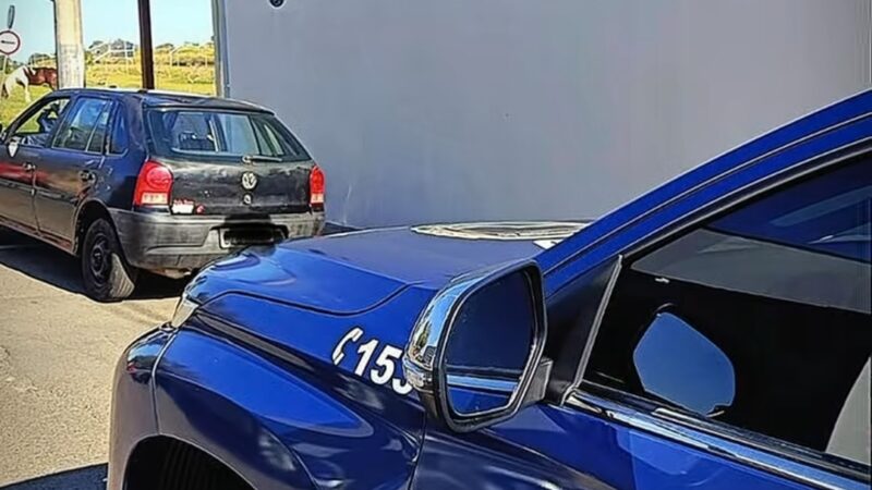 Homem negocia carro furtado com troca de automóvel e R$ 3 mil em dinheiro