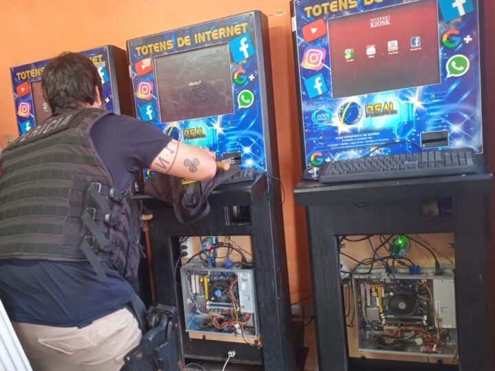 Polícia Civil realiza operação contra jogos de azar e apreende equipamentos