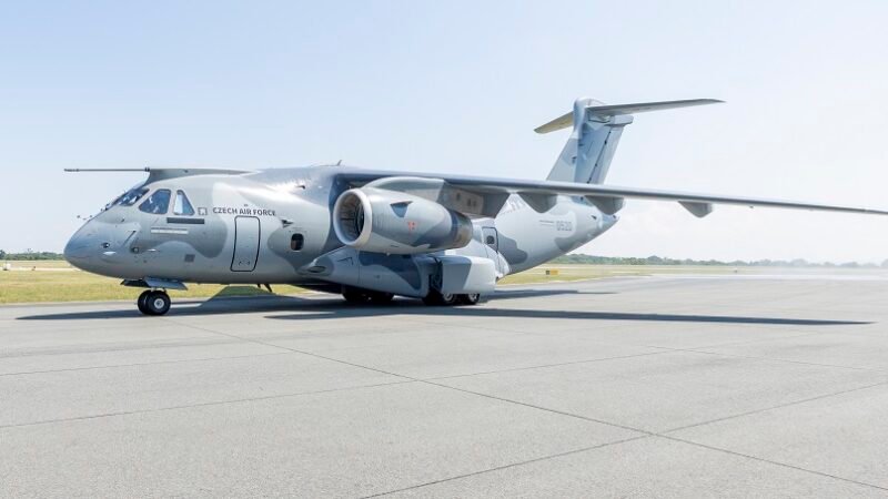 Embraer entrega o primeiro C-390 Millennium à Força Aérea Tcheca