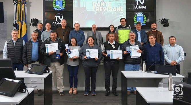 Câmara de Botucatu presta homenagem a profissionais do transporte público