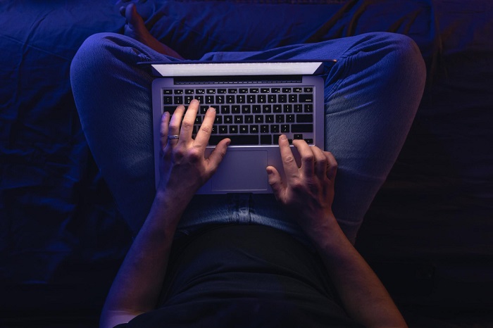 Uso da internet pode levar ao burnout; veja cuidados