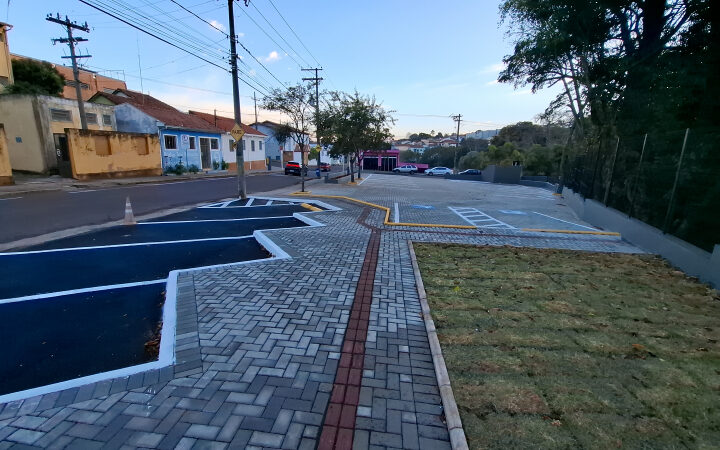 Bolsão amplia vagas de estacionamento na Rua Curuzu