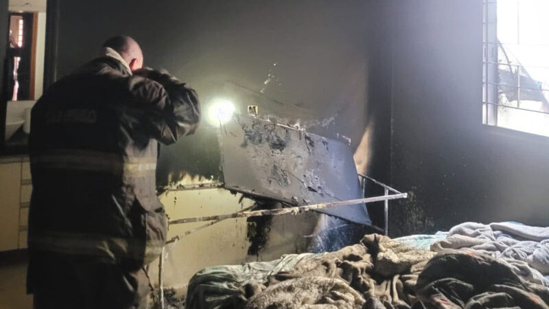 Botucatu: curto em aparelho de TV provoca incêndio em residência