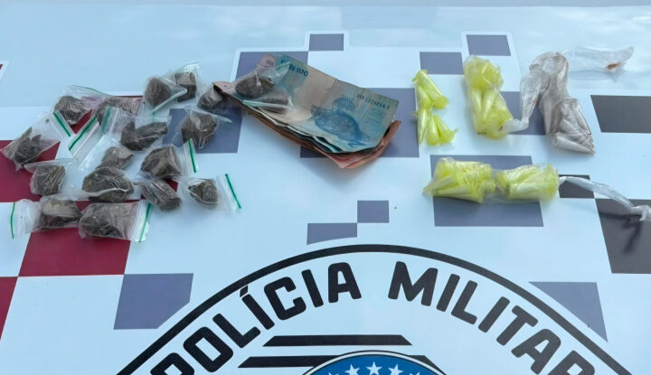 Homem se incomoda com presença da PM e acaba preso por tráfico