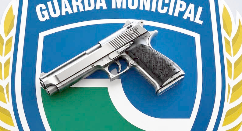 Botucatu: discussão de trânsito termina com apreensão de simulacro de arma