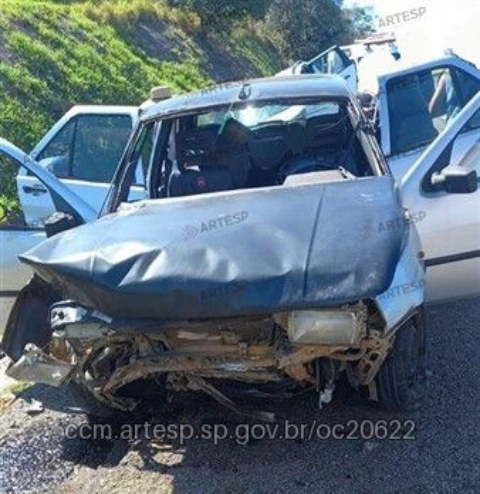 Colisão entre carros deixa um morto e feridos na Castello Branco