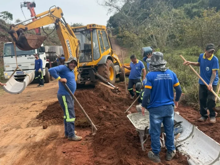 Prefeitura inicia trabalho de recape na estrada da Usina Indiana