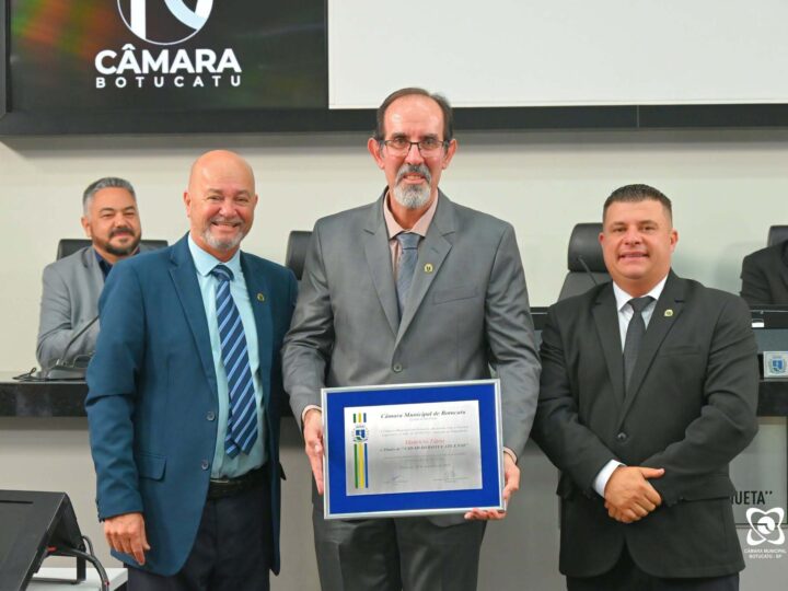 Ex-superintendente da Sabesp, Maurício Tápia recebe o Título de “Cidadão Botucatuense”