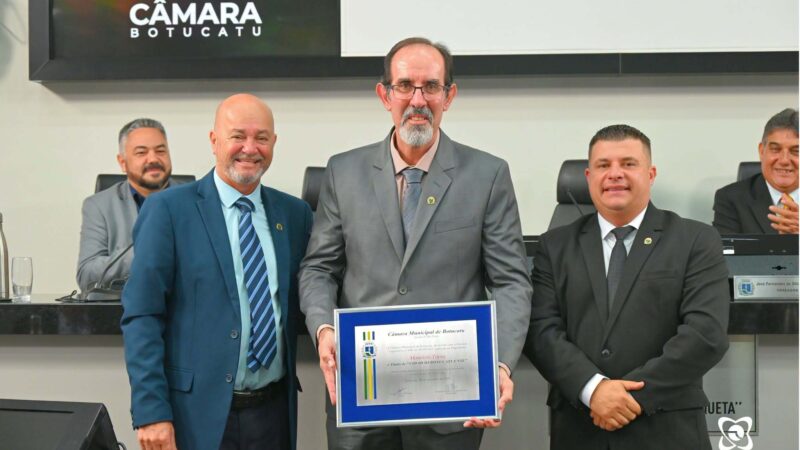 Ex-superintendente da Sabesp, Maurício Tápia recebe o Título de “Cidadão Botucatuense”