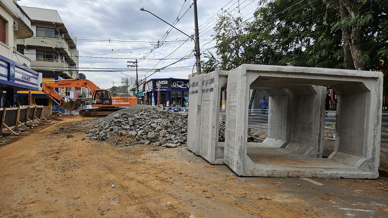Avaré: obras contra enchentes avançam pelas ruas do Centro