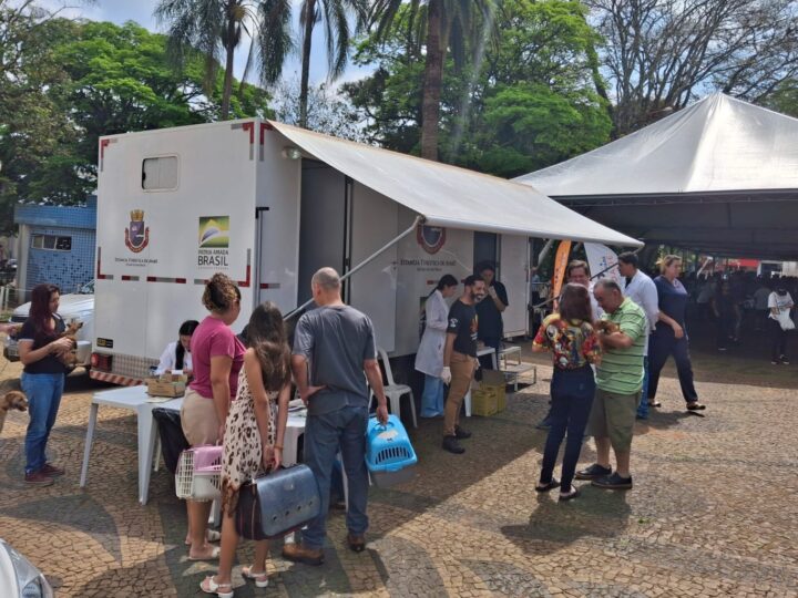 Campanha de vacinação imuniza mais de mil animais contra a raiva