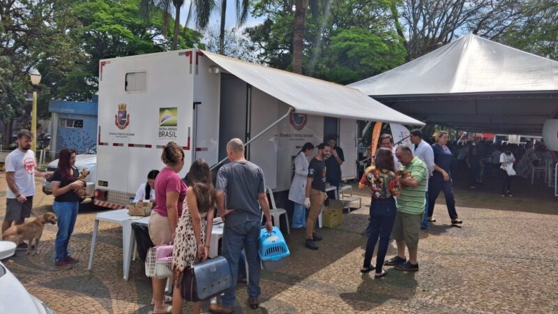 Campanha de vacinação imuniza mais de mil animais contra a raiva